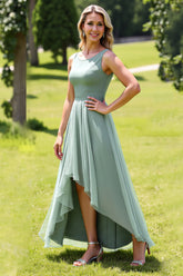 Salbeigrünes Chiffon A-Linie Hoch Niedrig Brautjungfernkleid mit Rüschen